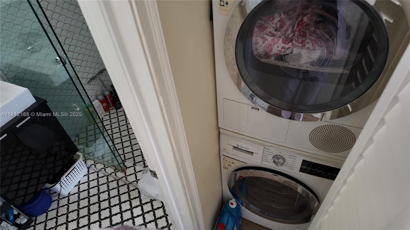 1535 MERIDIAN AVE CONDO - Residential