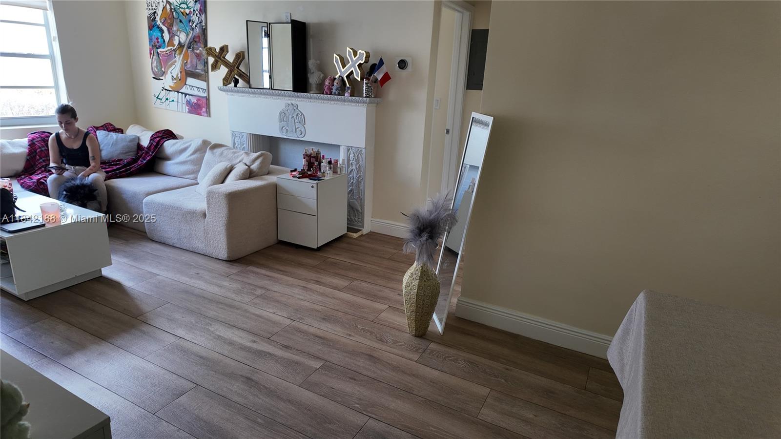 1535 MERIDIAN AVE CONDO - Residential