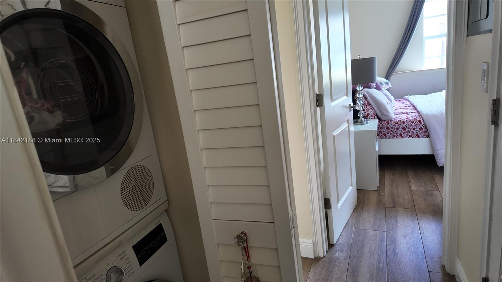 1535 MERIDIAN AVE CONDO - Residential