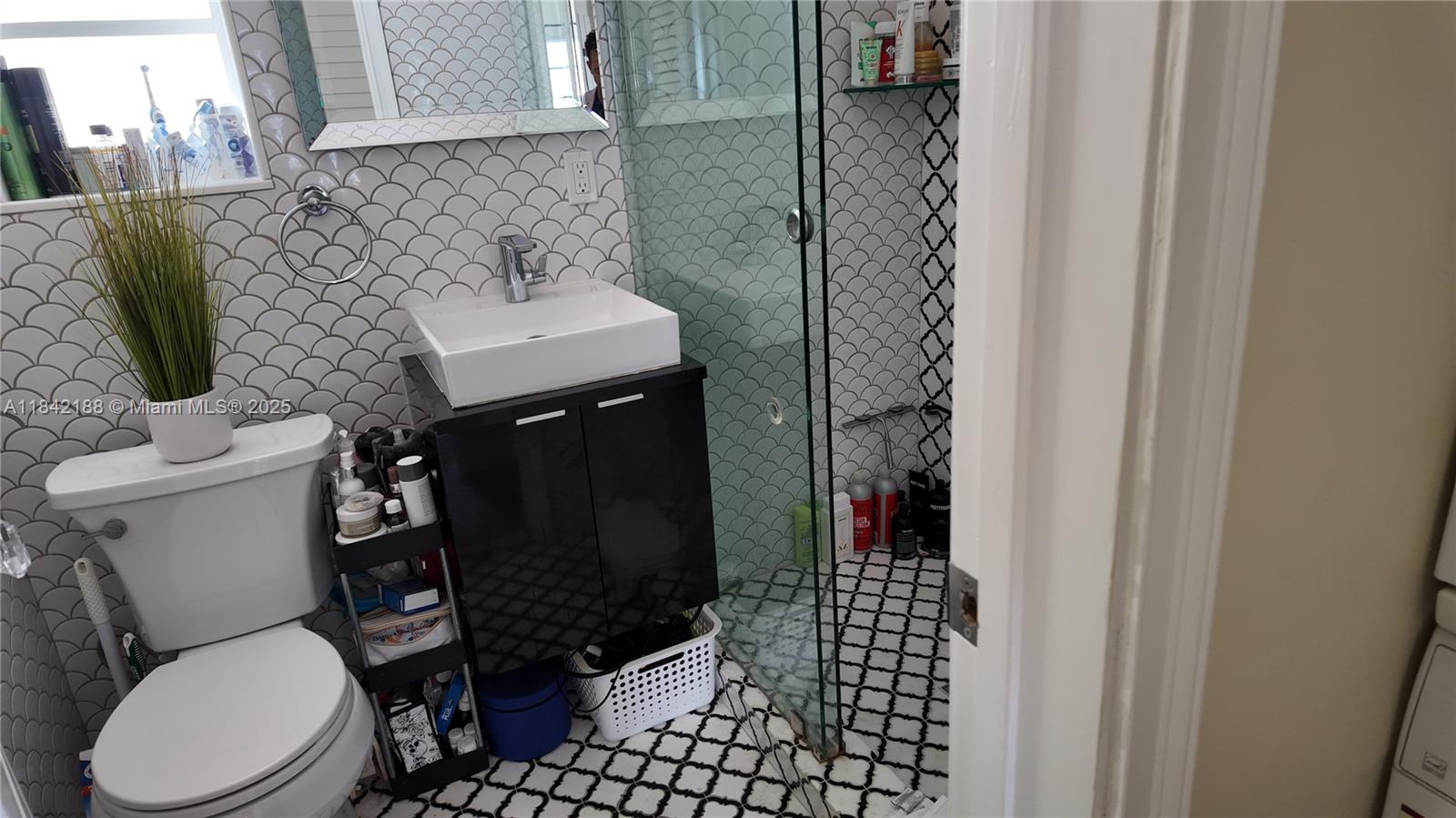 1535 MERIDIAN AVE CONDO - Residential