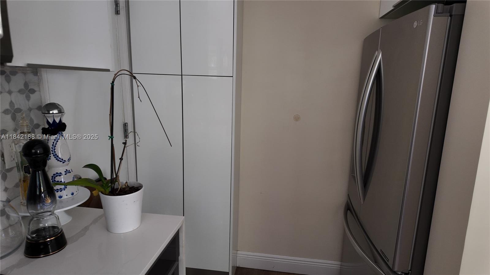 1535 MERIDIAN AVE CONDO - Residential