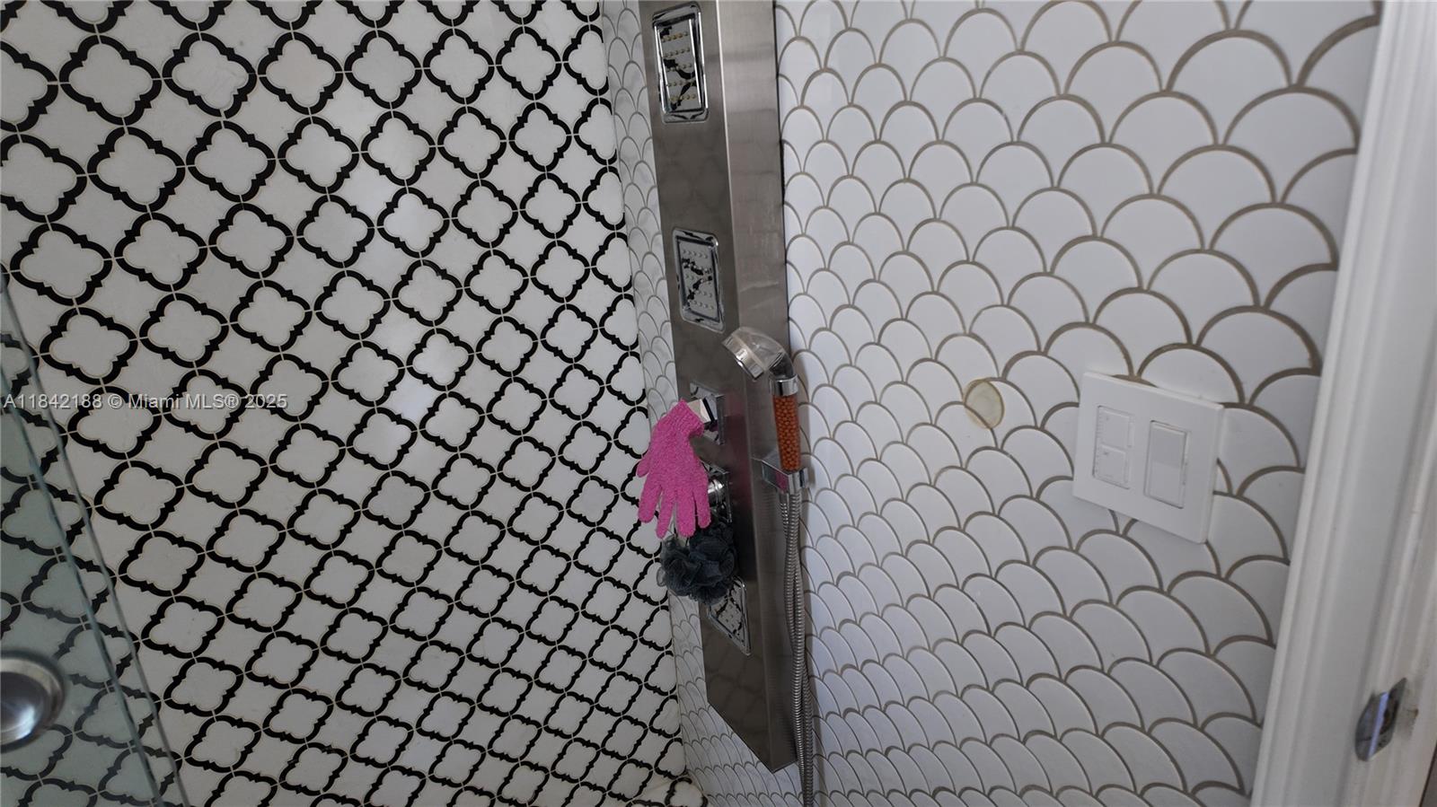 1535 MERIDIAN AVE CONDO - Residential