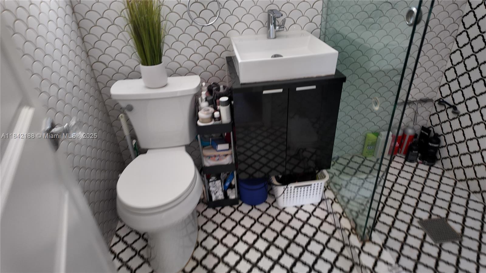 1535 MERIDIAN AVE CONDO - Residential