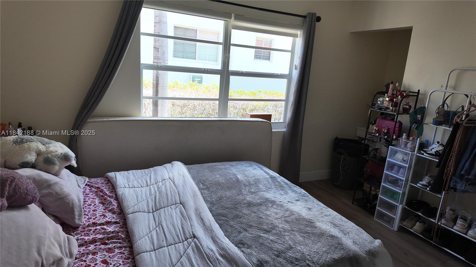 1535 MERIDIAN AVE CONDO - Residential