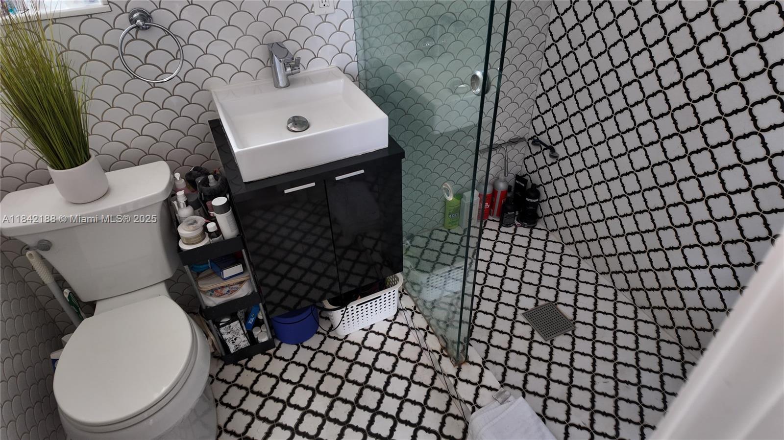 1535 MERIDIAN AVE CONDO - Residential