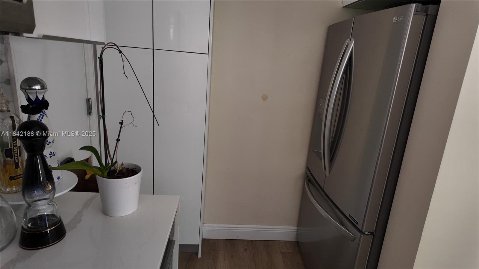 1535 MERIDIAN AVE CONDO - Residential