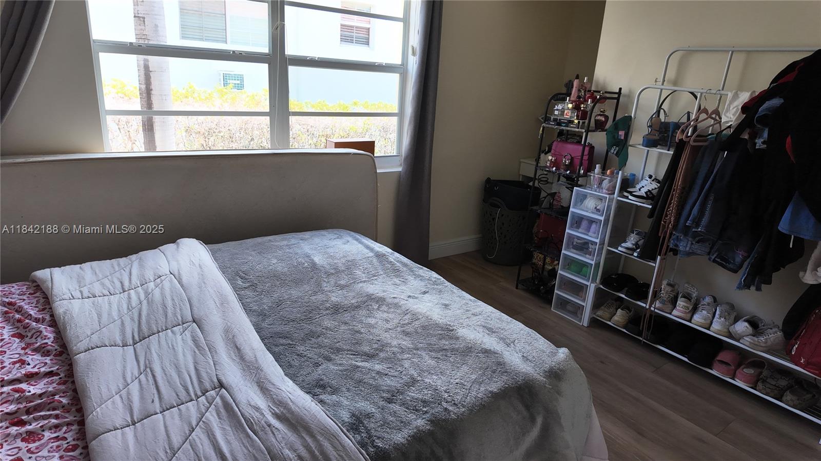 1535 MERIDIAN AVE CONDO - Residential