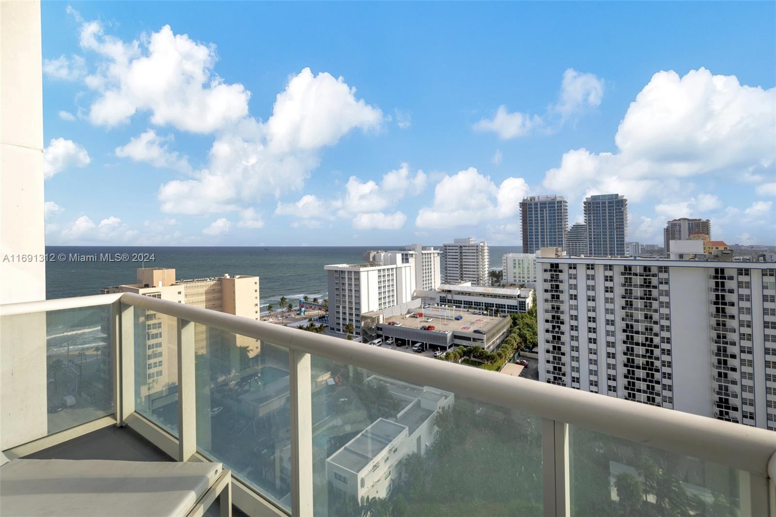 FORT LAUDERDALE RESIDENCE - Residential