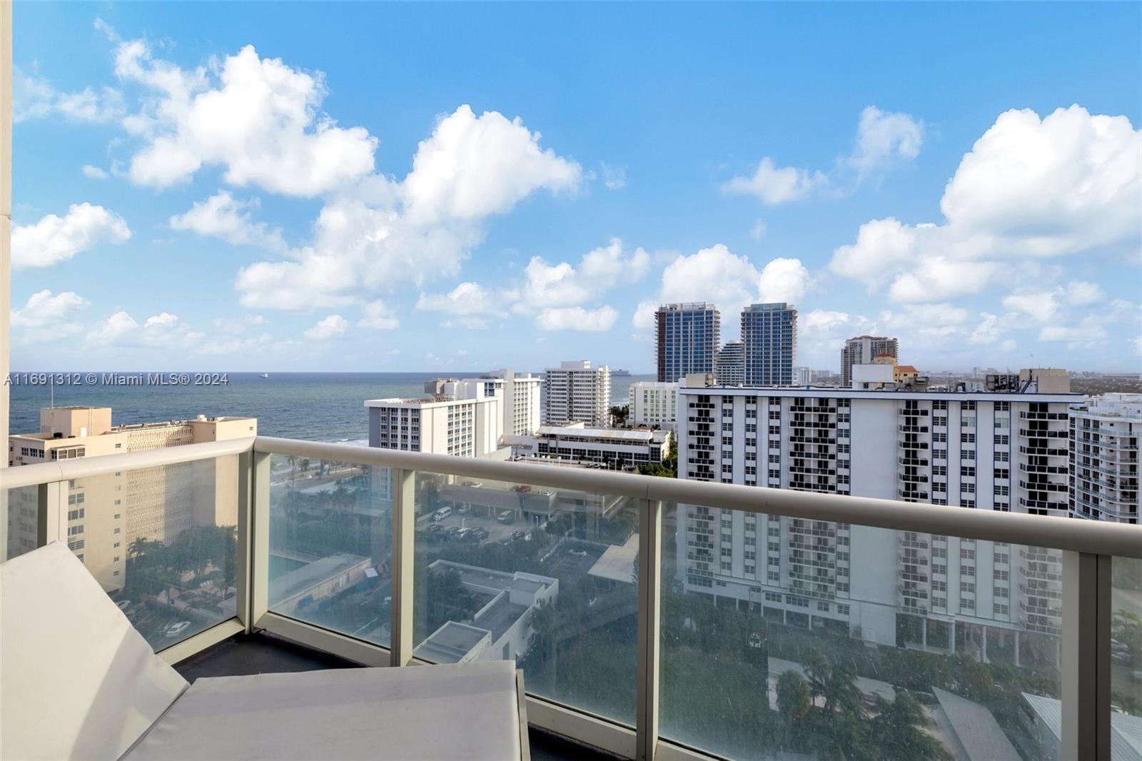 FORT LAUDERDALE RESIDENCE - Residential