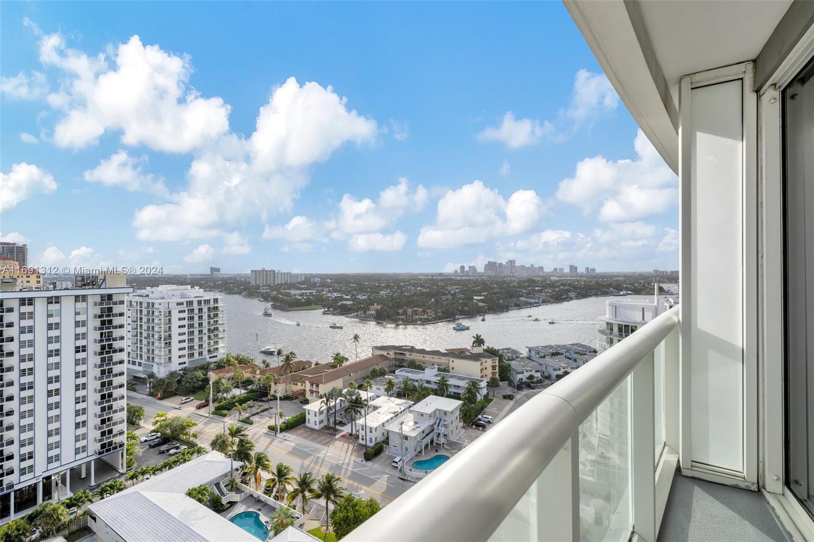 FORT LAUDERDALE RESIDENCE - Residential