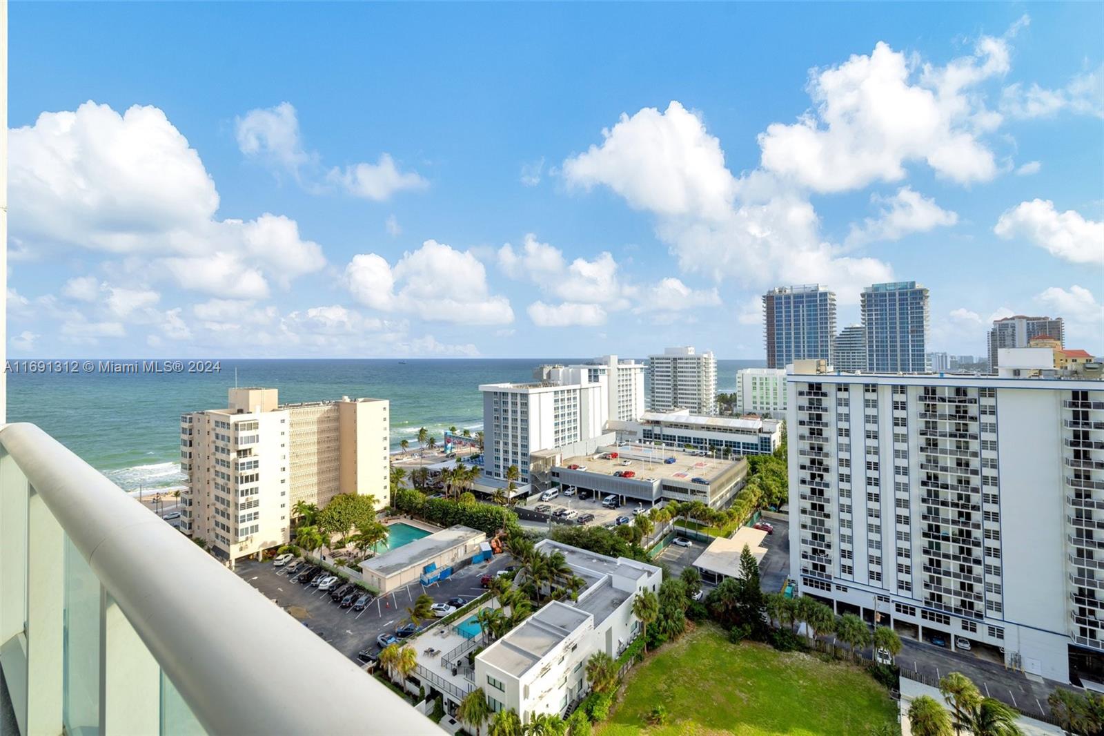 FORT LAUDERDALE RESIDENCE - Residential