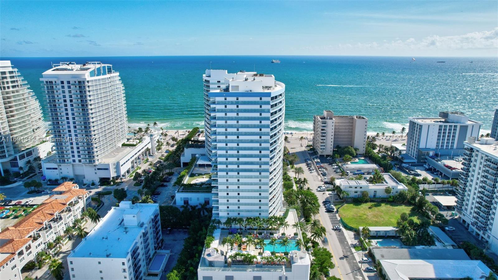 FORT LAUDERDALE RESIDENCE - Residential