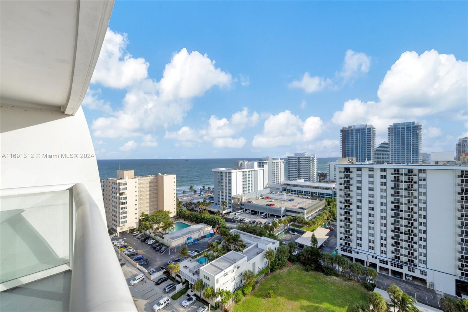 FORT LAUDERDALE RESIDENCE - Residential
