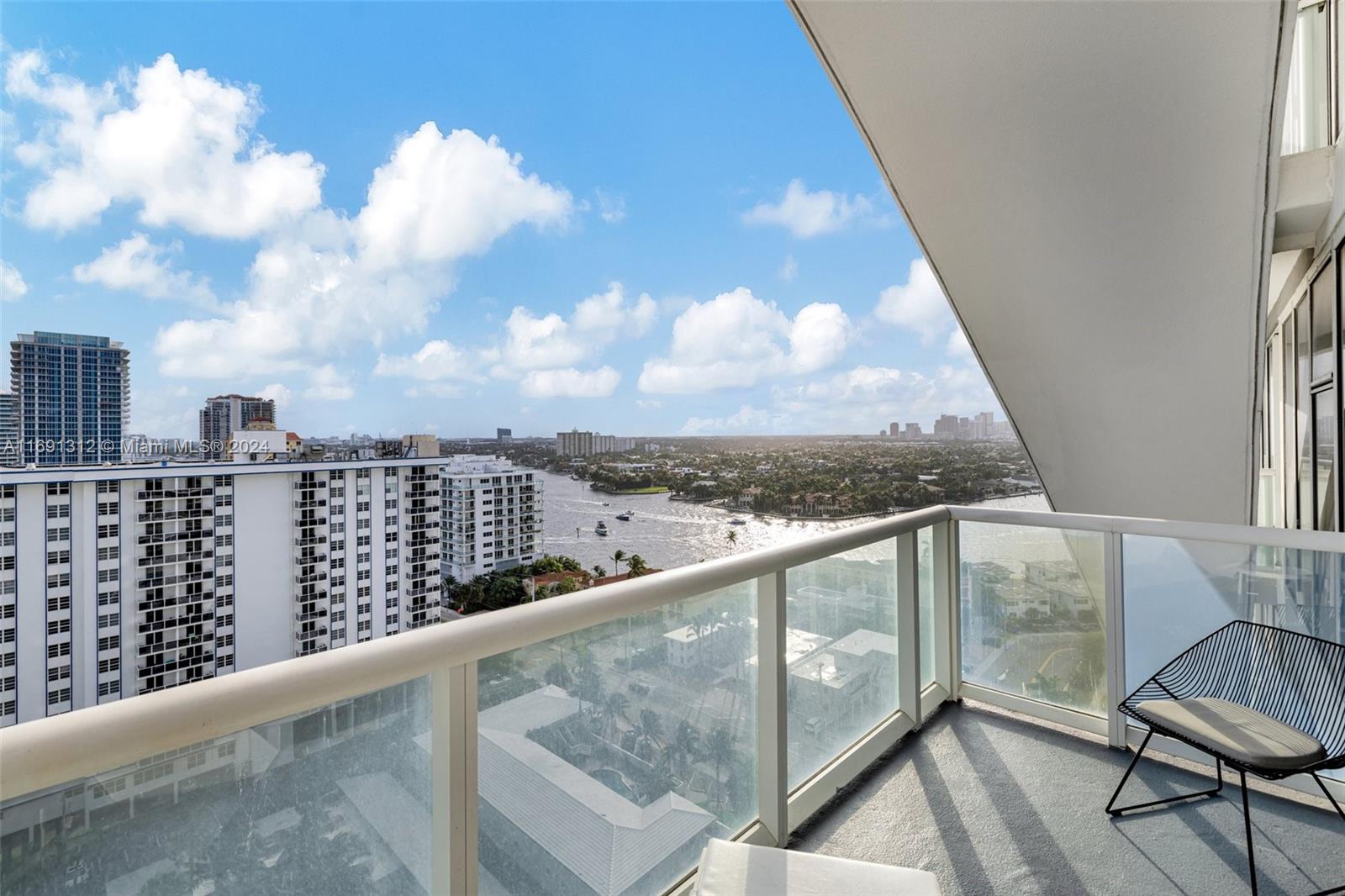 FORT LAUDERDALE RESIDENCE - Residential
