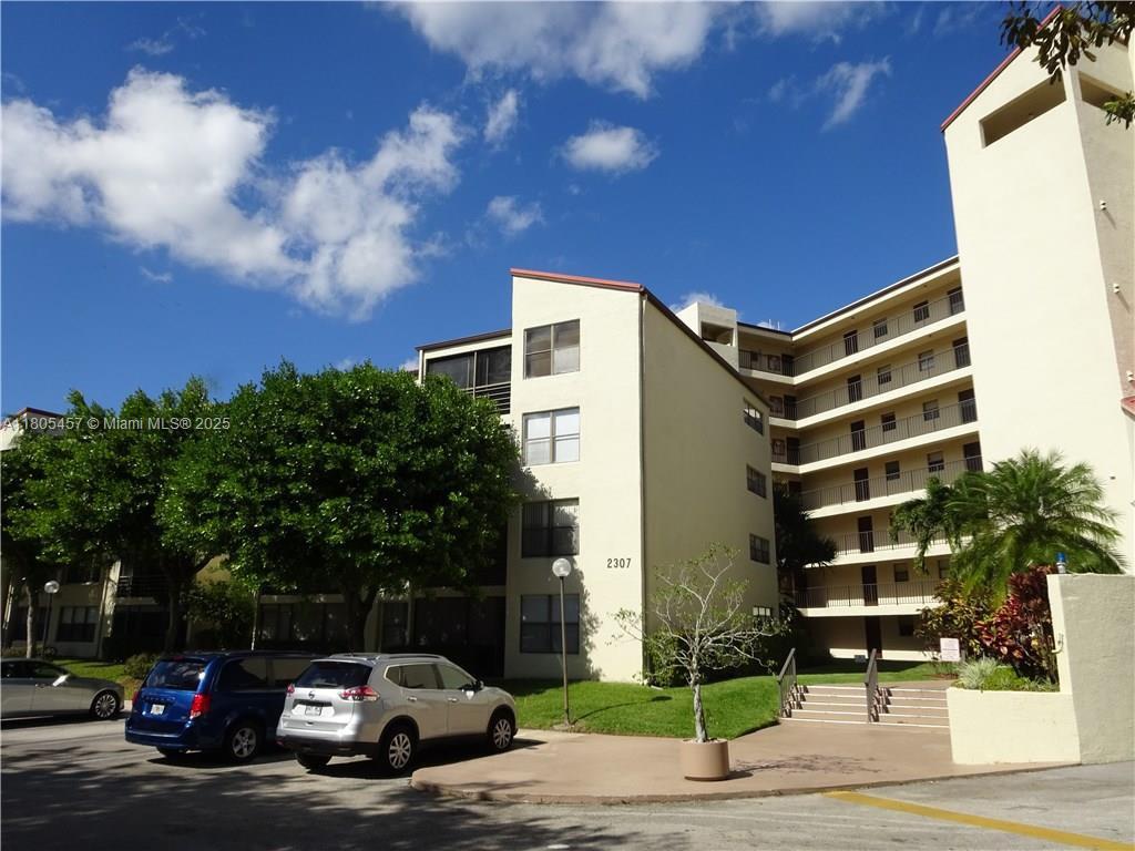 Charming 1 Bed / 1.5 Bath Condo for Rent in Peaceful Community. Enjoy serene living in this beautifully maintained condo featuring breathtaking views and a tranquil atmosphere. This move-in ready unit offers BRAND-NEW stainless steel appliances, a NEW A/C unit, and a NEW Water heater for your comfort and convenience. Located in a well-kept community with easy access to local amenities. Association requires a minimum credit score of 670. Don’t miss out on this gem—schedule your showing today!