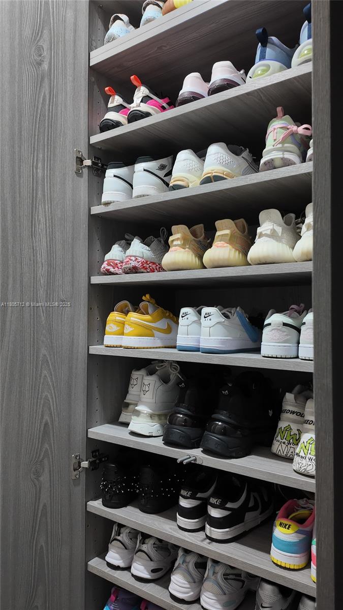 DORAL PALMS NORTH - Residential