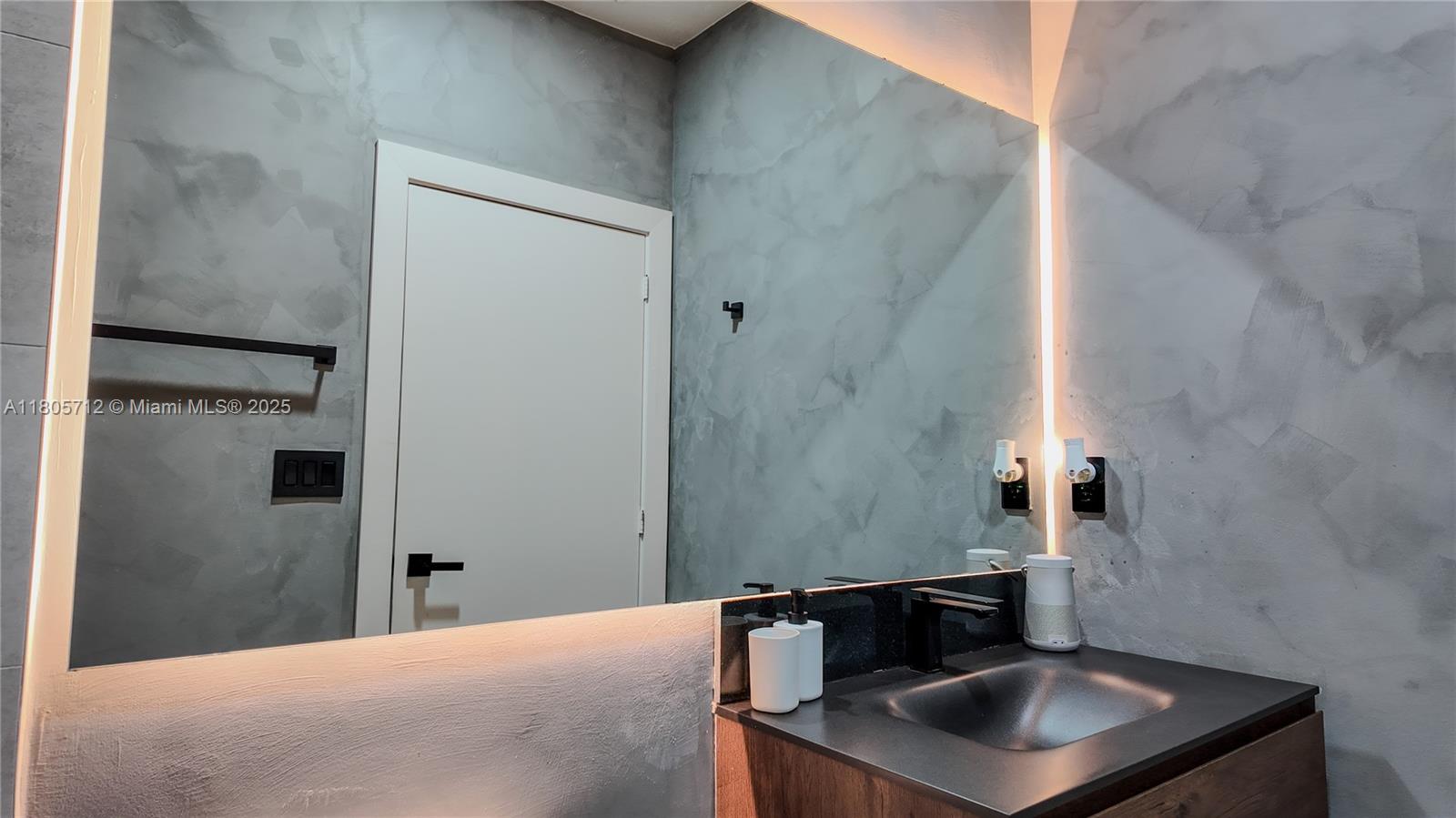 DORAL PALMS NORTH - Residential