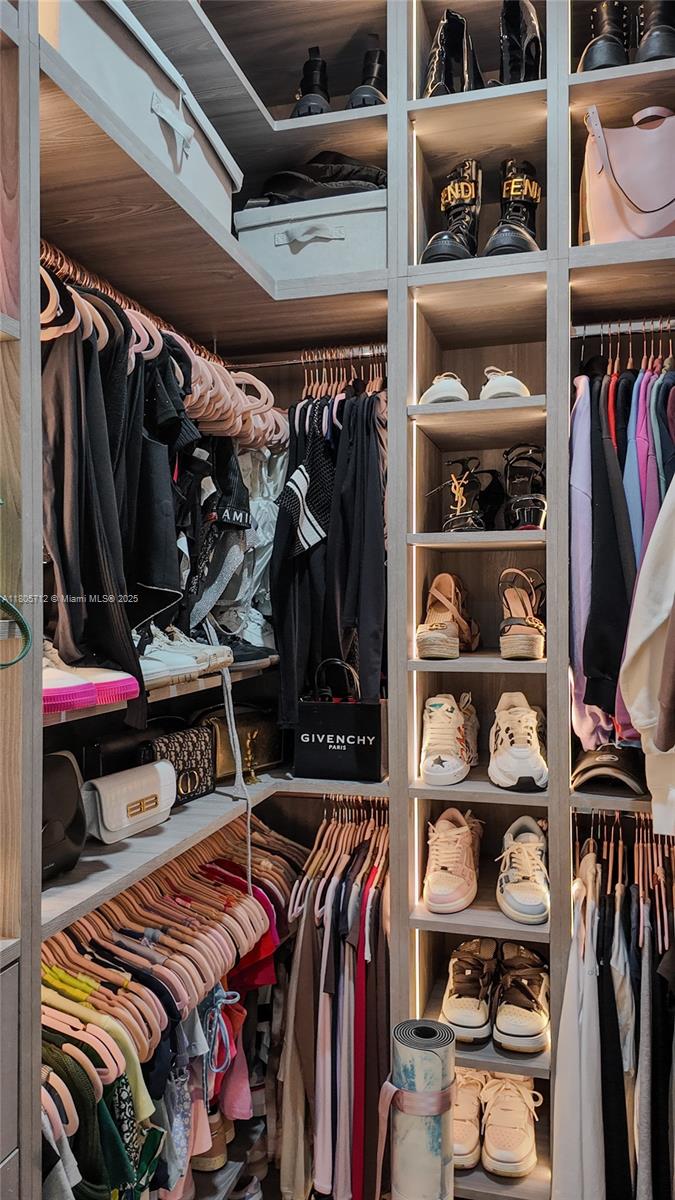 DORAL PALMS NORTH - Residential