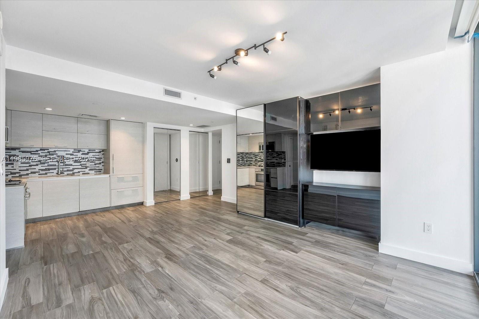 1300 S Miami Ave 4807