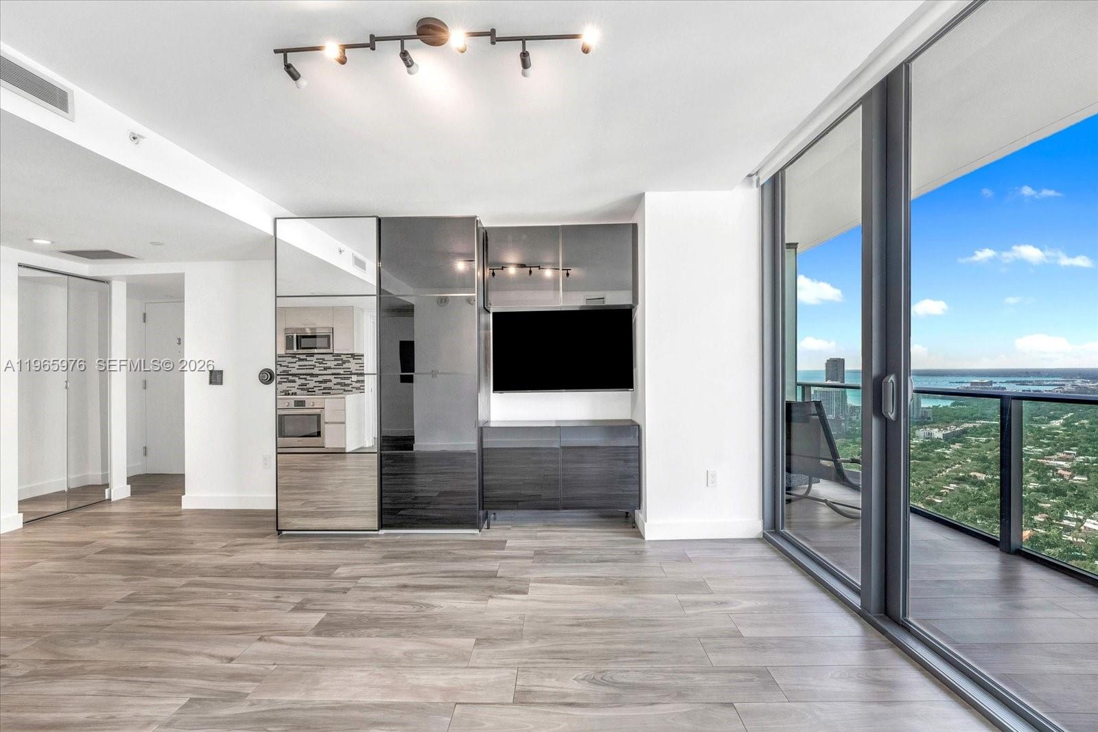 1300 S Miami Ave 4807