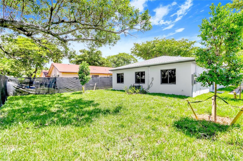 Photo of 861 NW 6th Ave, Pompano Beach, FL 33060 (MLS # A11857609)