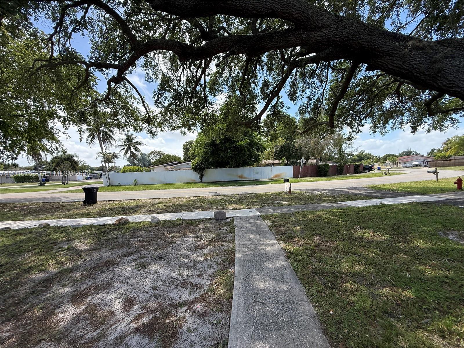 LAUDERDALE VILLAS - Residential Lease