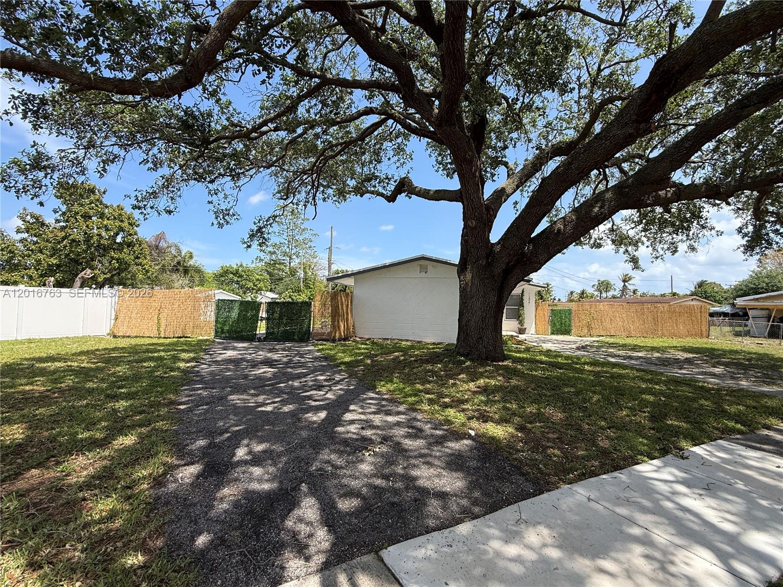 LAUDERDALE VILLAS - Residential Lease
