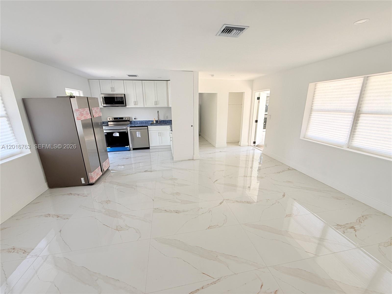 LAUDERDALE VILLAS - Residential Lease