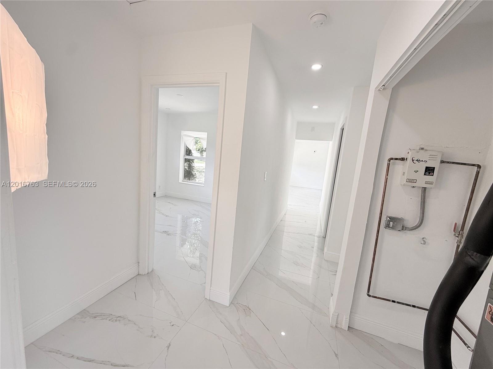 LAUDERDALE VILLAS - Residential Lease