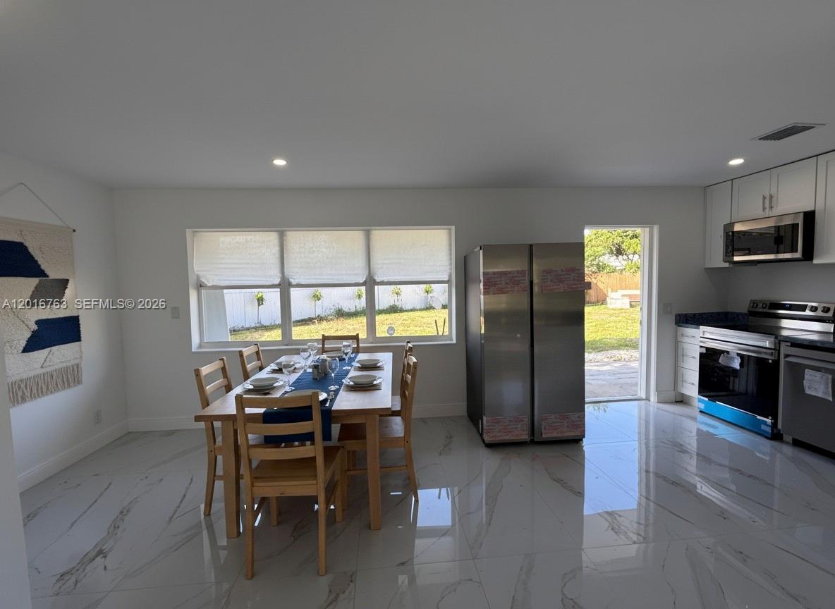 LAUDERDALE VILLAS - Residential Lease