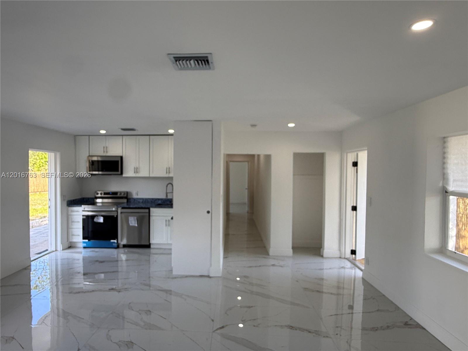 LAUDERDALE VILLAS - Residential Lease