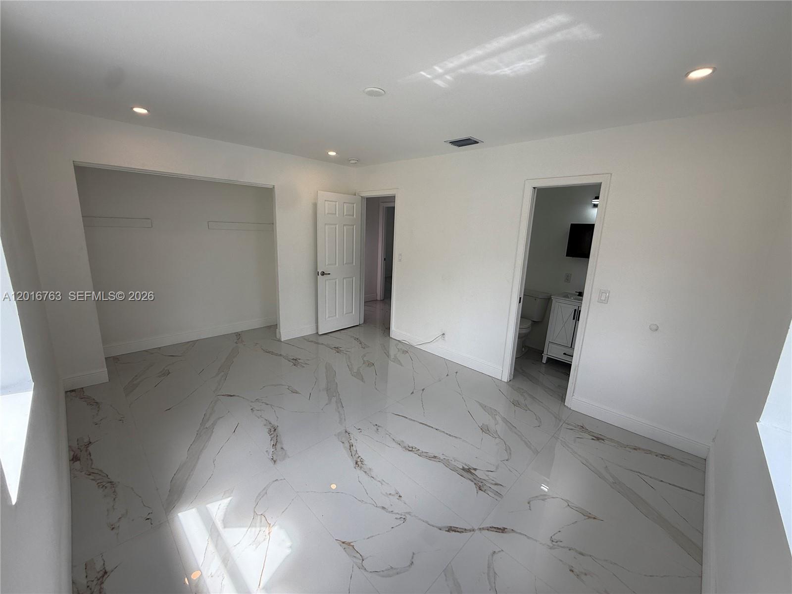 LAUDERDALE VILLAS - Residential Lease