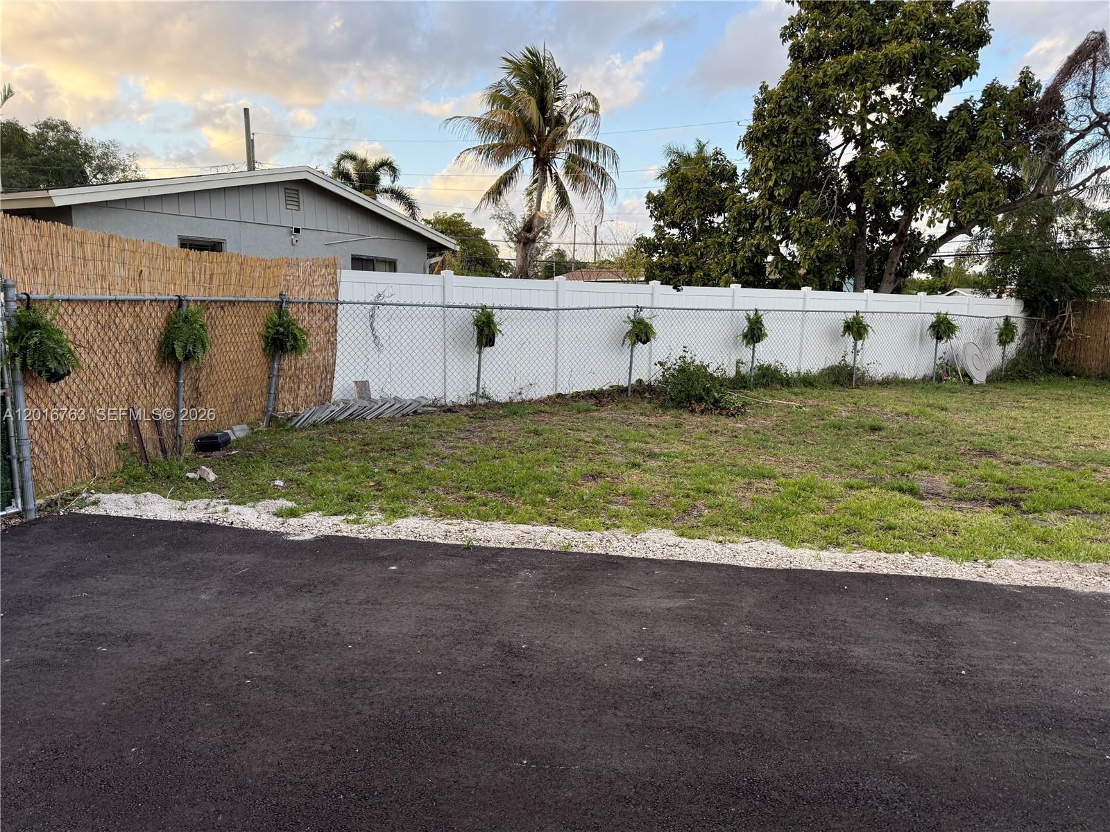 LAUDERDALE VILLAS - Residential Lease