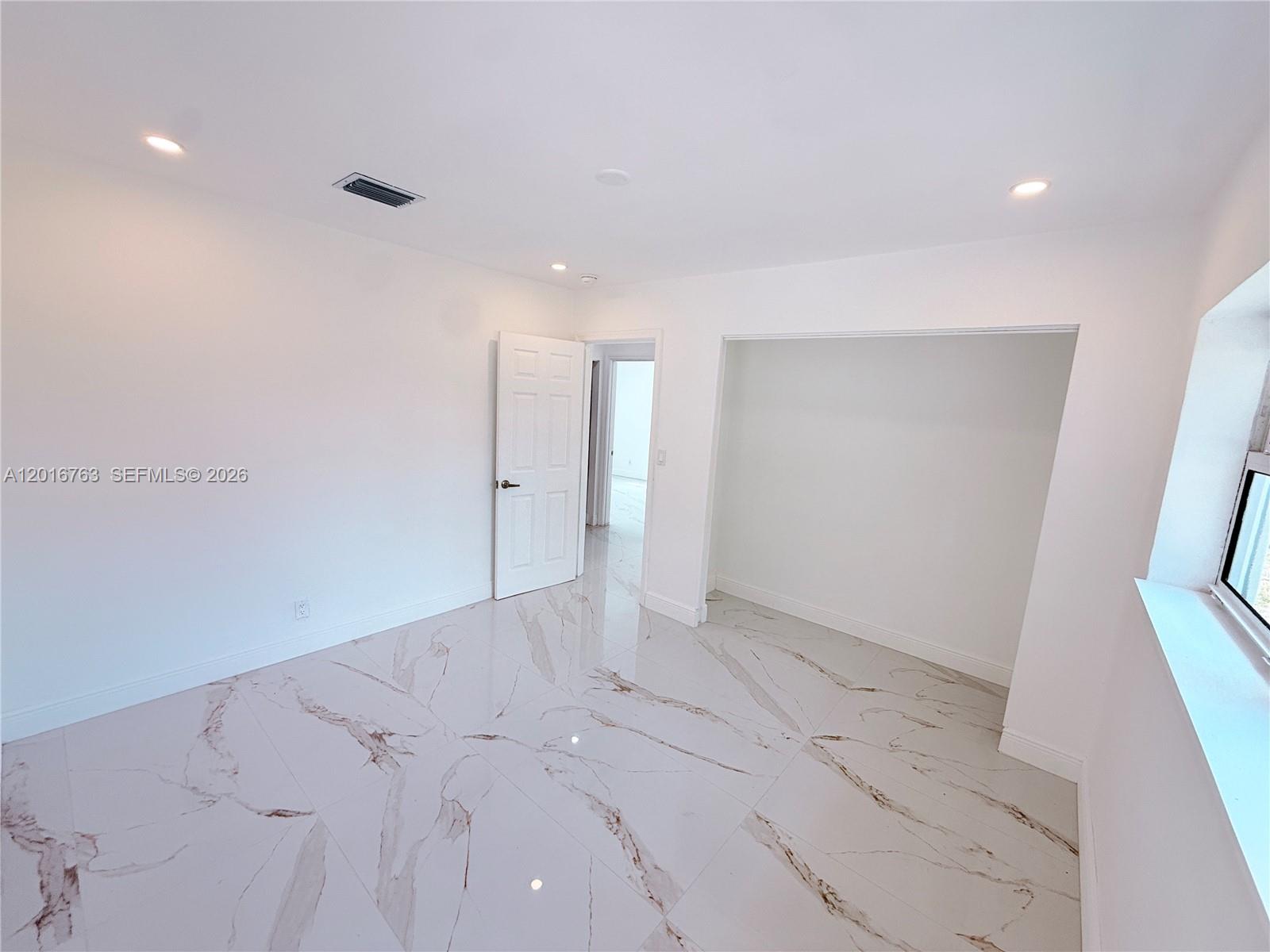 LAUDERDALE VILLAS - Residential Lease