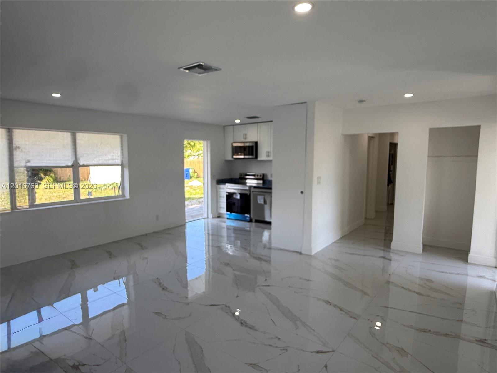 LAUDERDALE VILLAS - Residential Lease