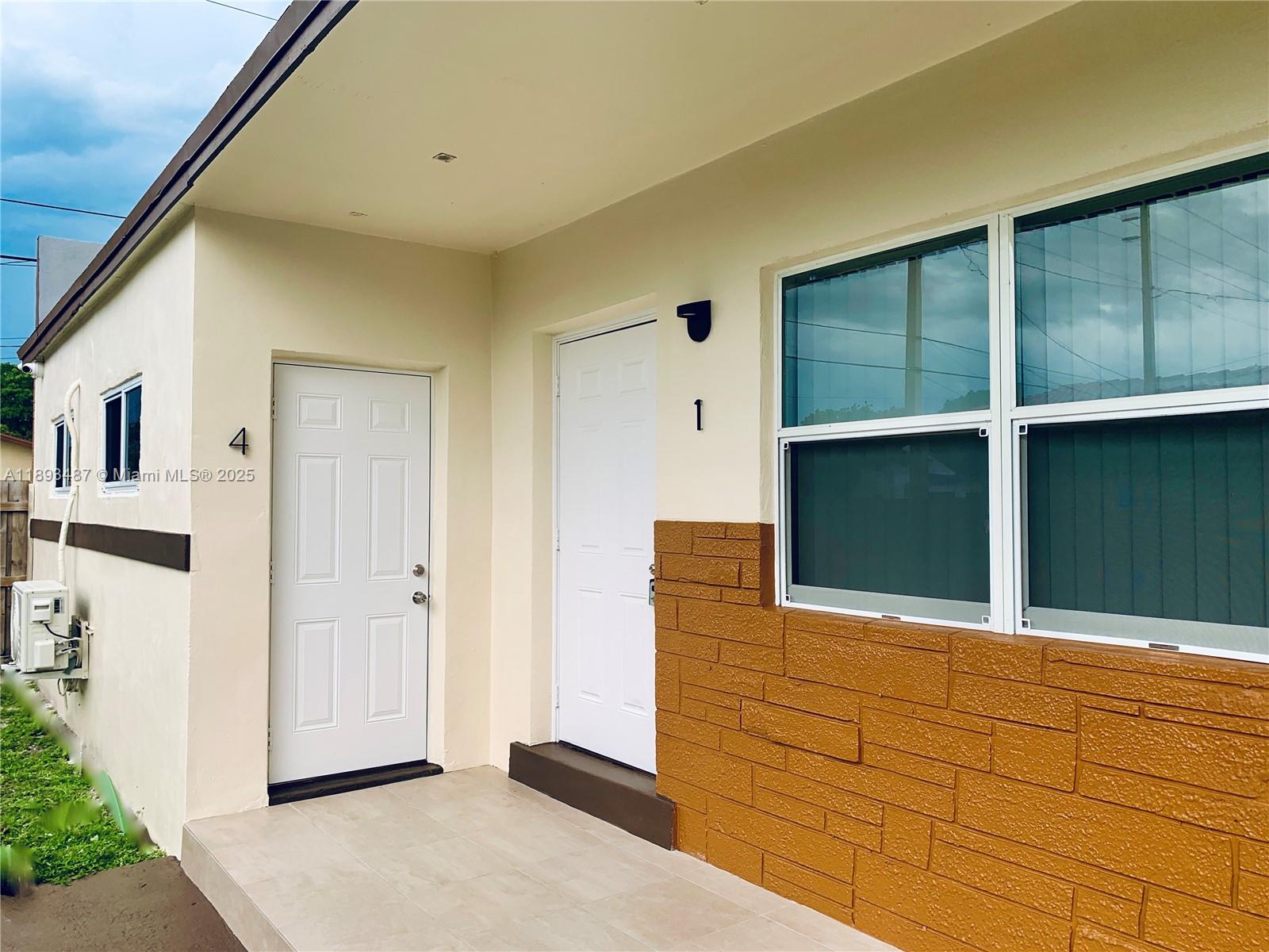 Superb Contemporary design large 1 Bedroom 1 Bathroom with plenty of natural light large fully equipped kitchen two separate A/C units walk-in closet Hurricane windows and doors laundry area large garden. Confortable-Beautiful-Easy to maintain