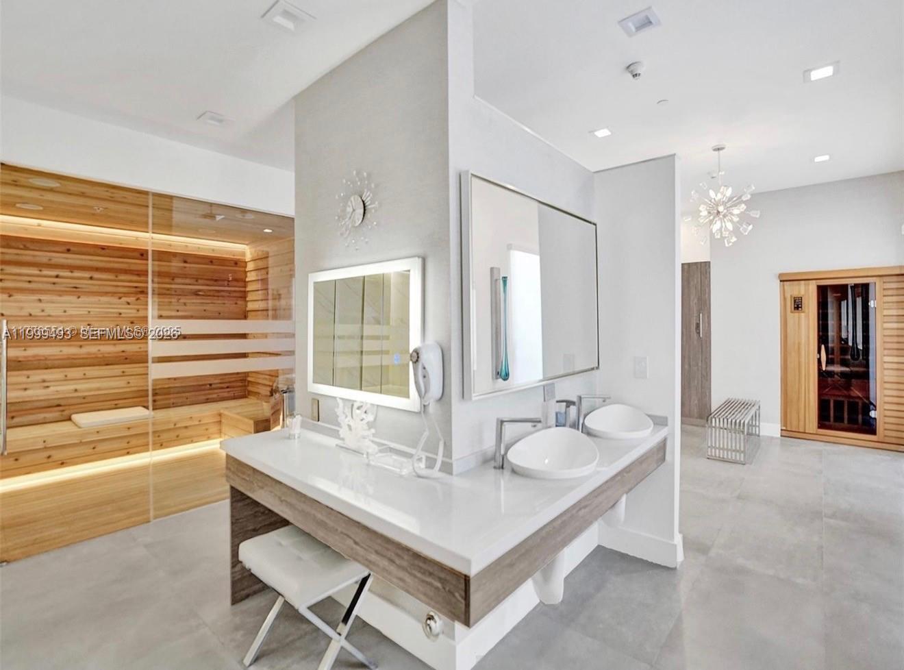 GREEN DIAMOND CONDO - Residential