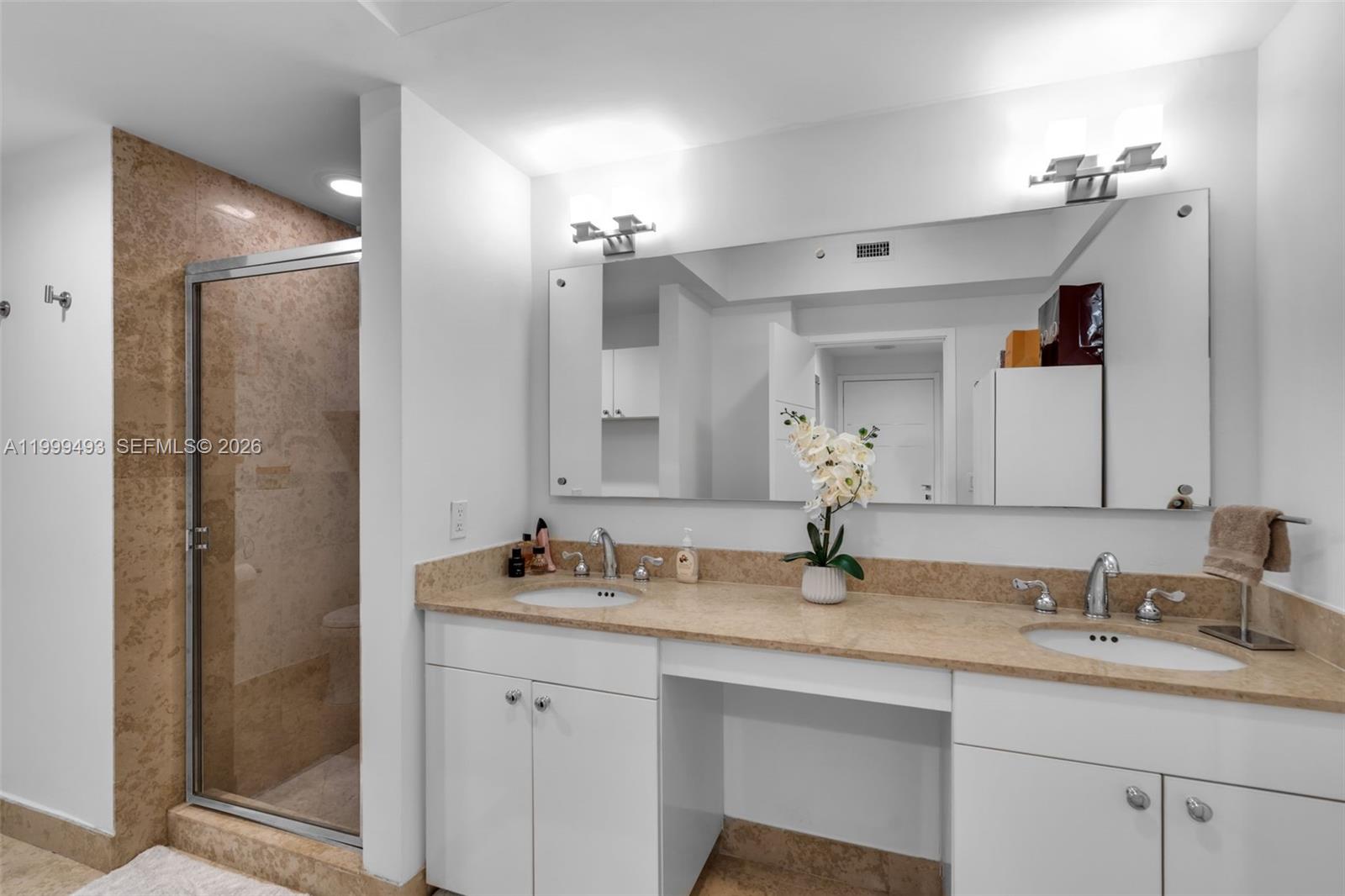 GREEN DIAMOND CONDO - Residential