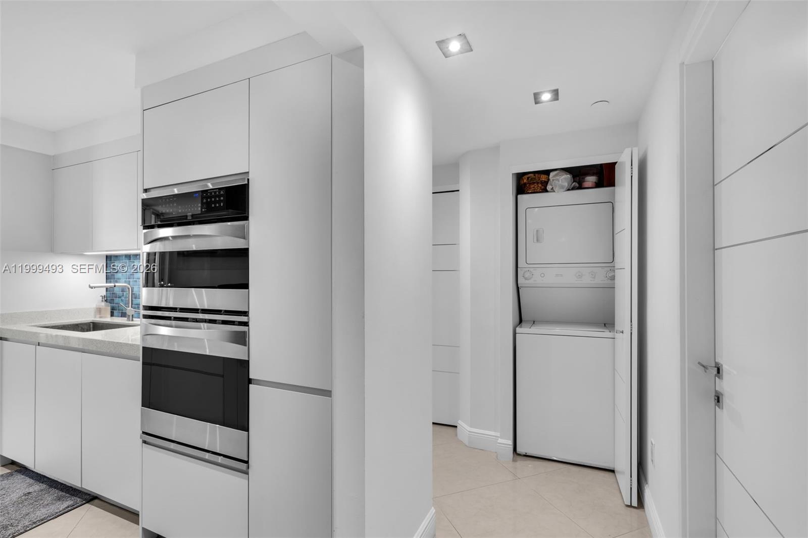 GREEN DIAMOND CONDO - Residential