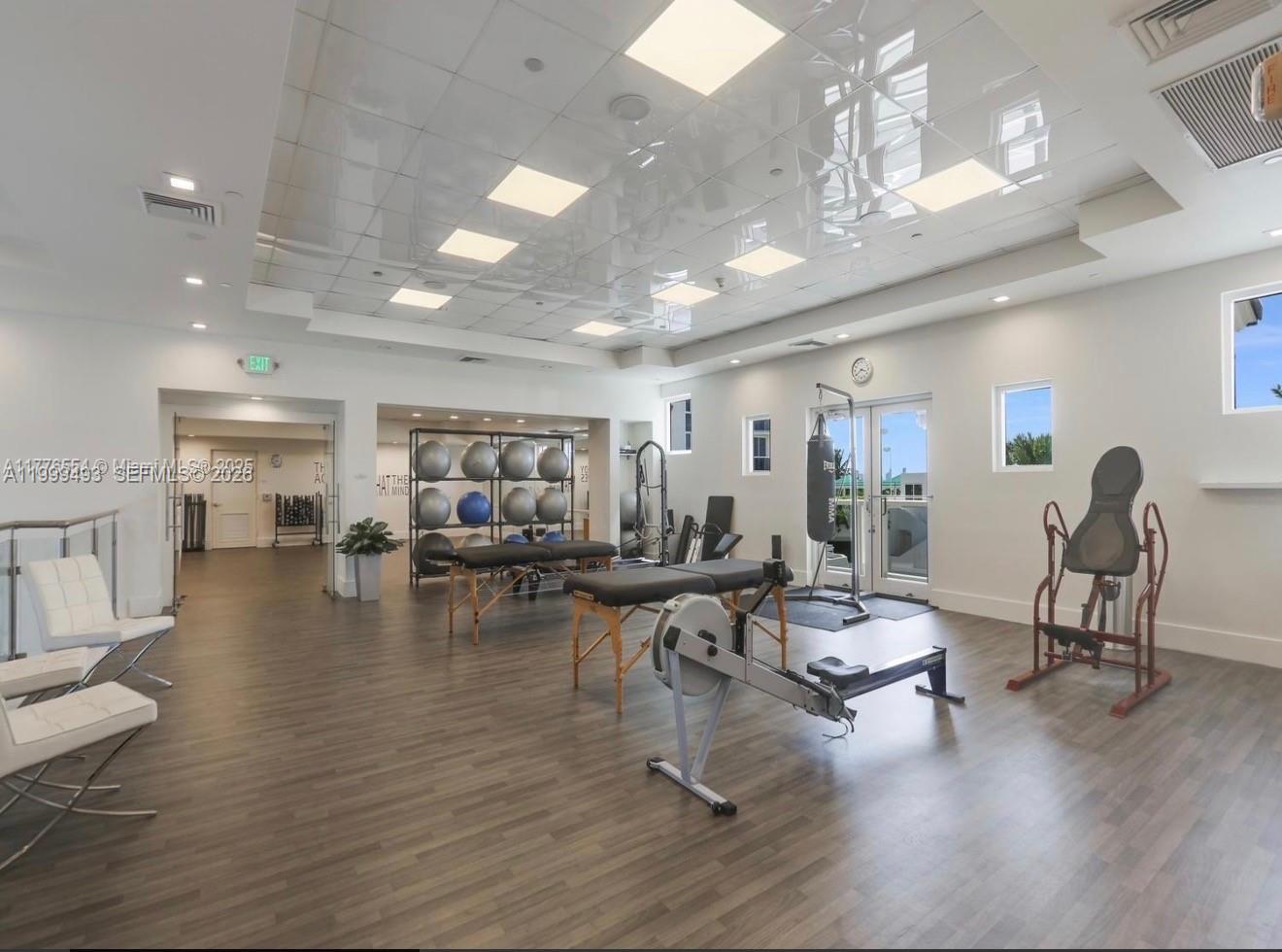 GREEN DIAMOND CONDO - Residential