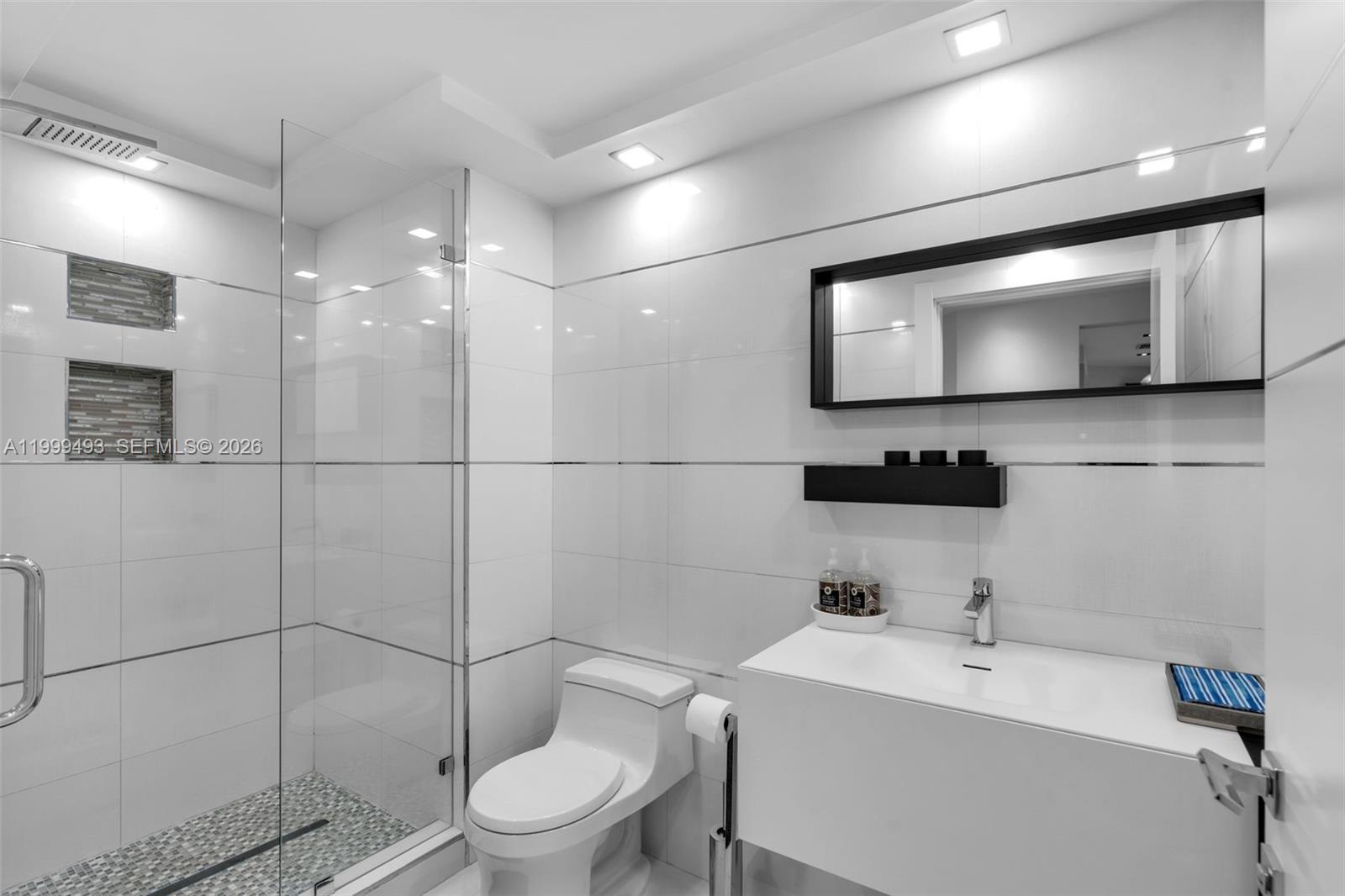 GREEN DIAMOND CONDO - Residential