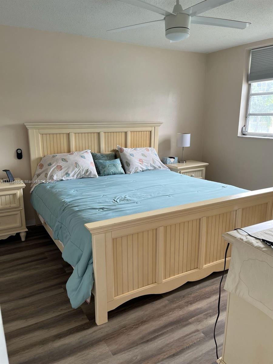 2855 Leonard Dr H305
