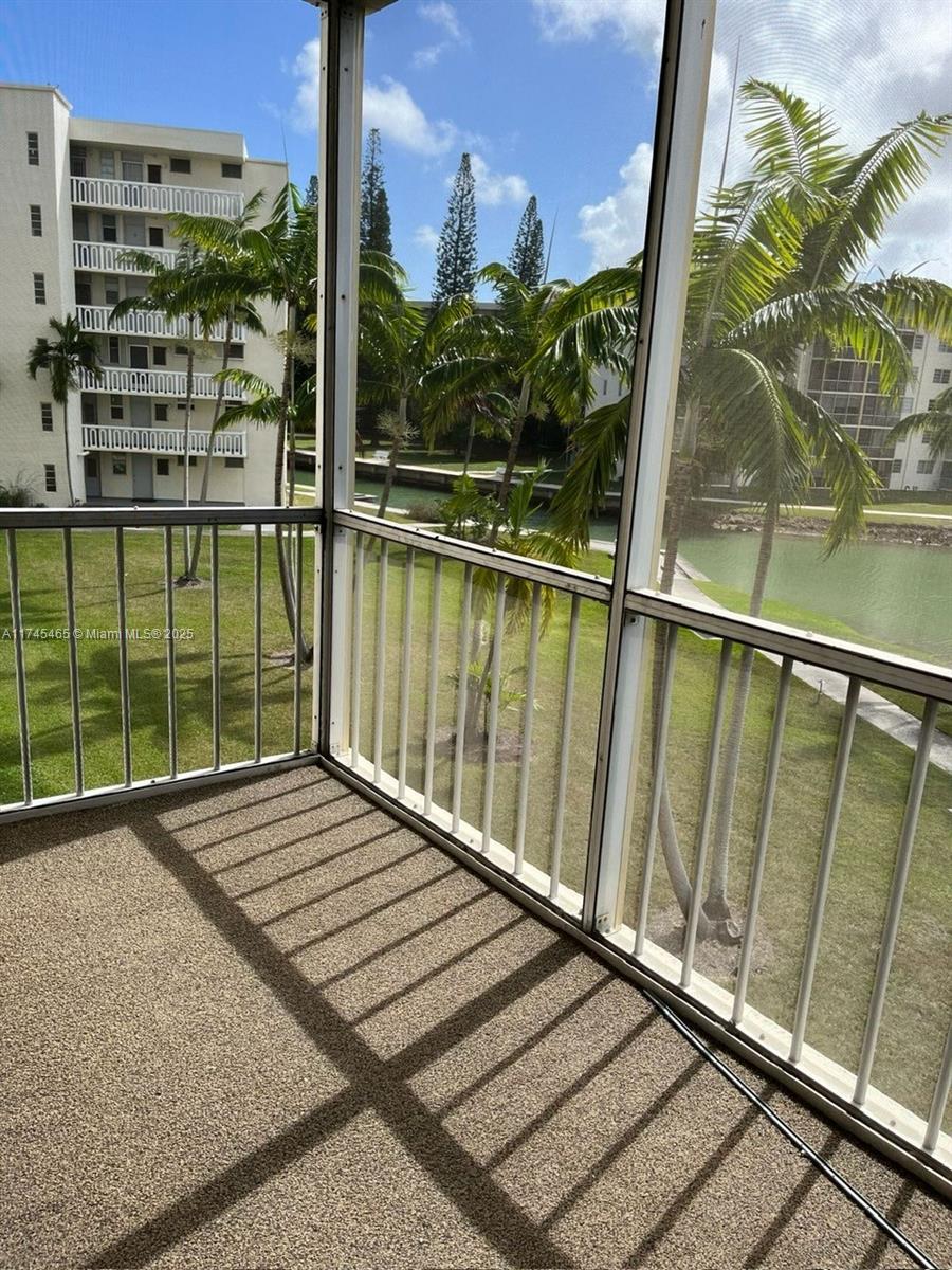 2855 Leonard Dr H305