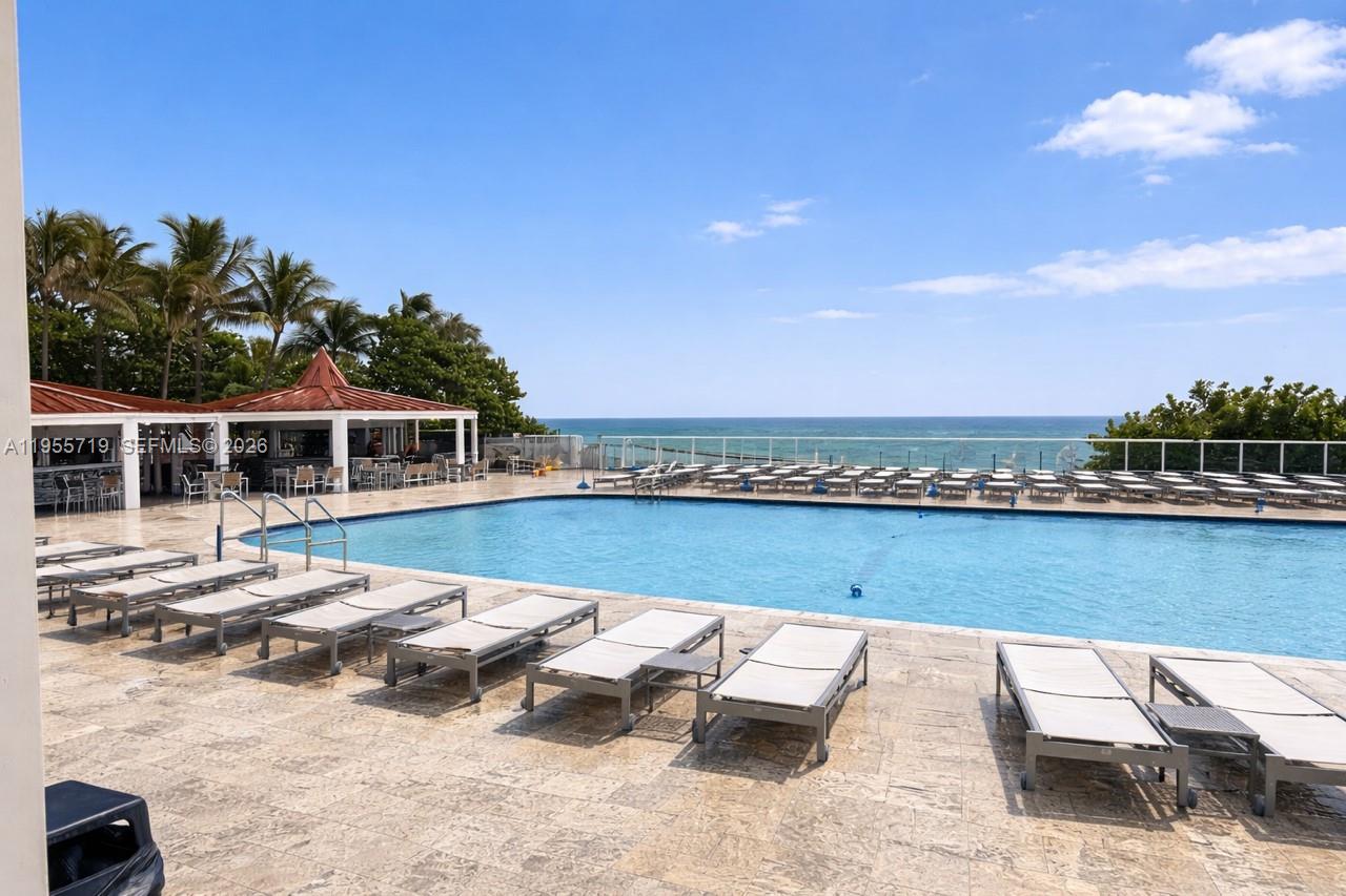 THE AVENTURA BEACH CLUB C - Residential