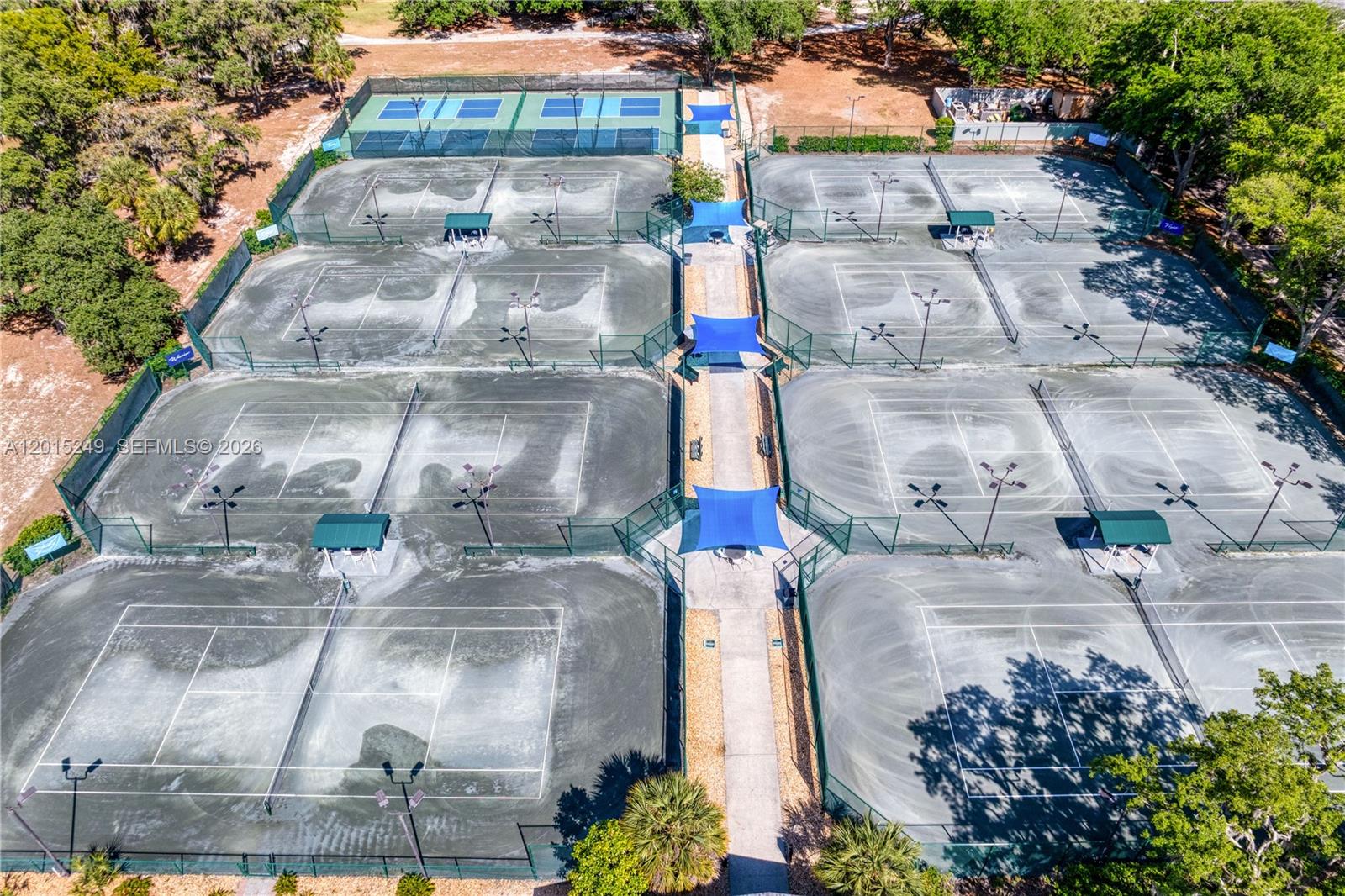 RIVER HILLS COUNTRY CLUB - Residential
