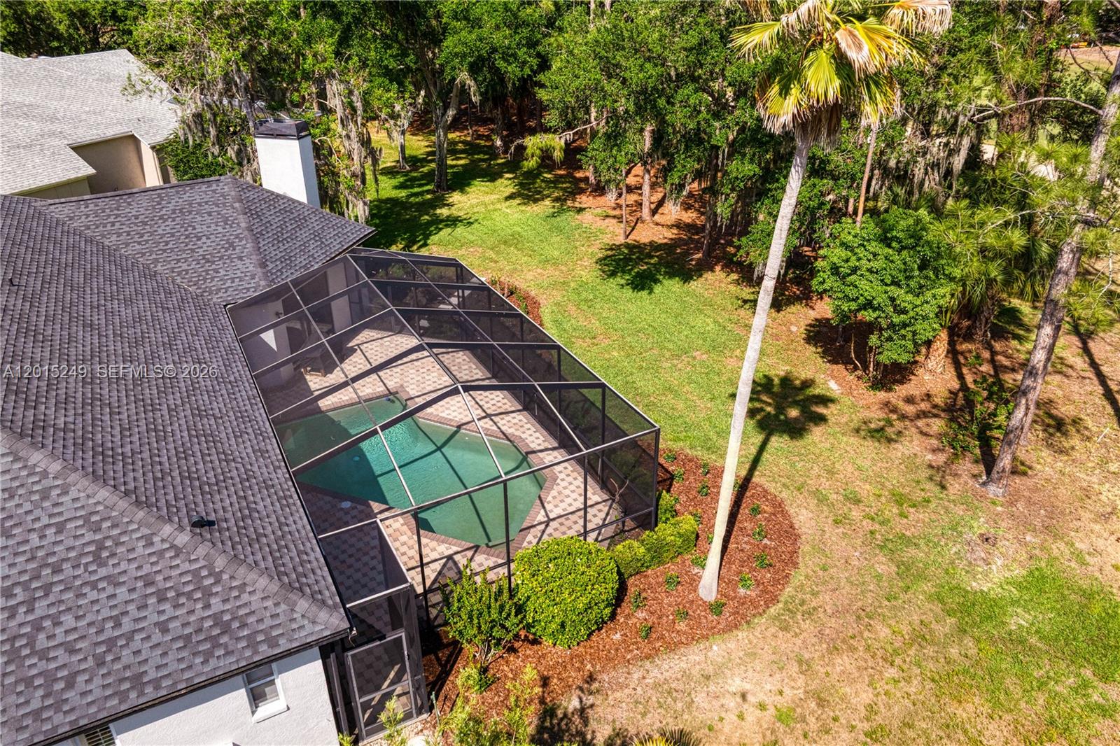 RIVER HILLS COUNTRY CLUB - Residential