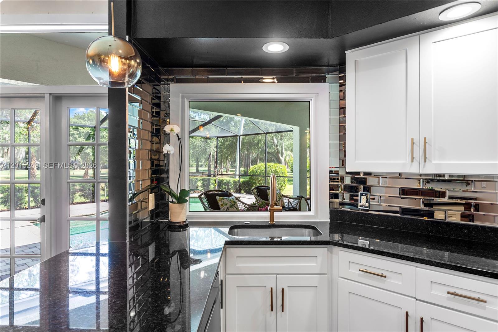 RIVER HILLS COUNTRY CLUB - Residential