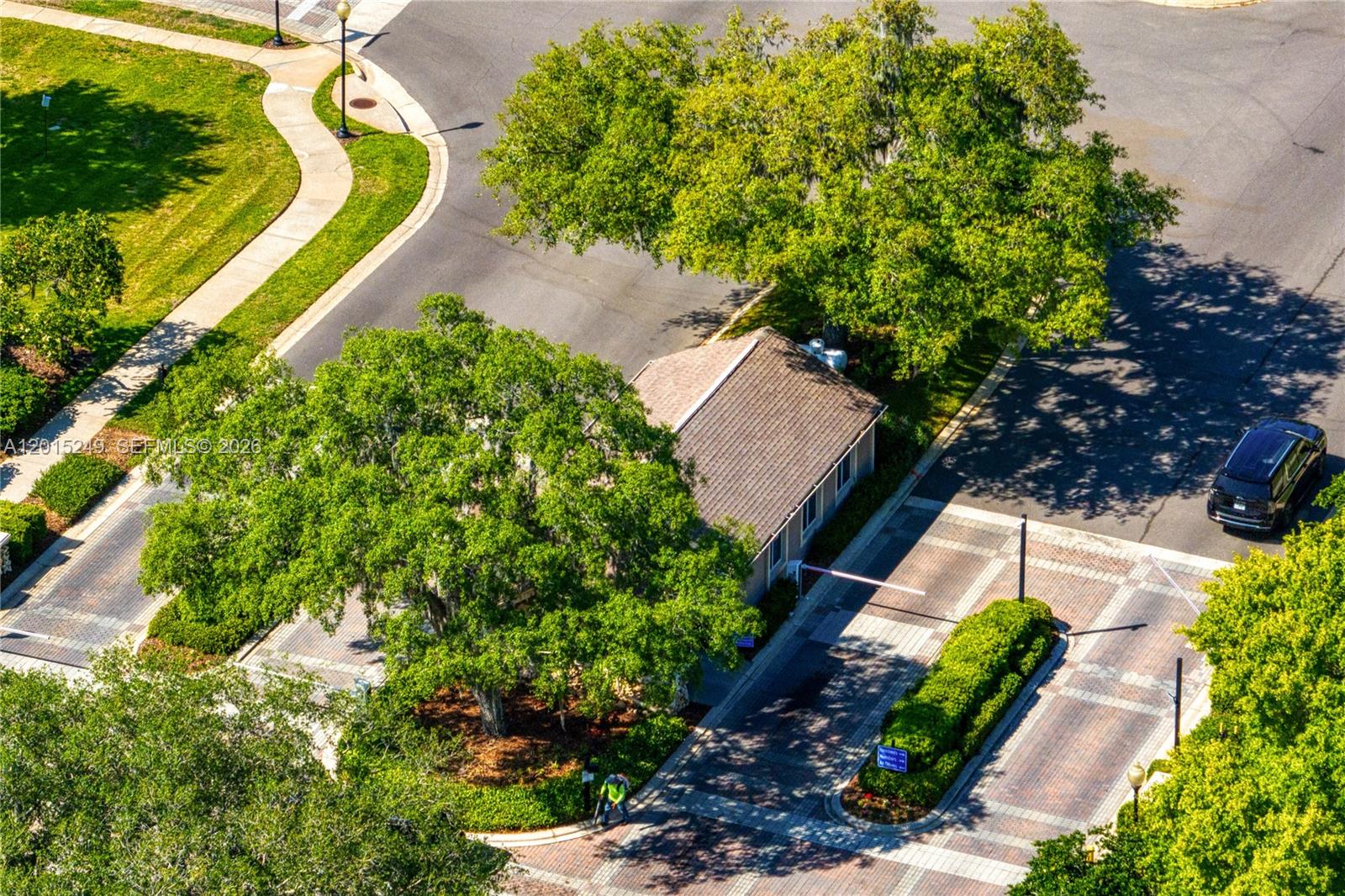 RIVER HILLS COUNTRY CLUB - Residential