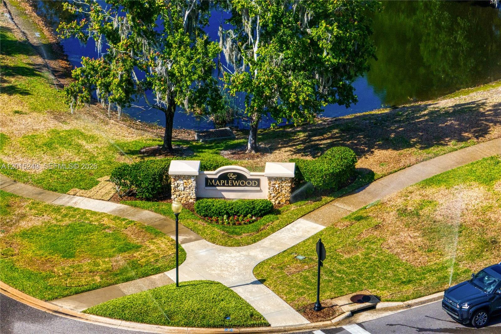 RIVER HILLS COUNTRY CLUB - Residential