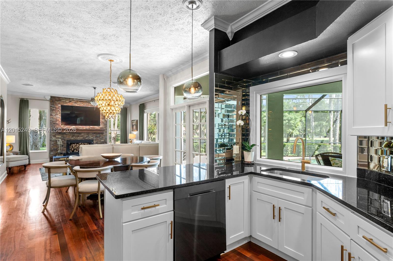 RIVER HILLS COUNTRY CLUB - Residential